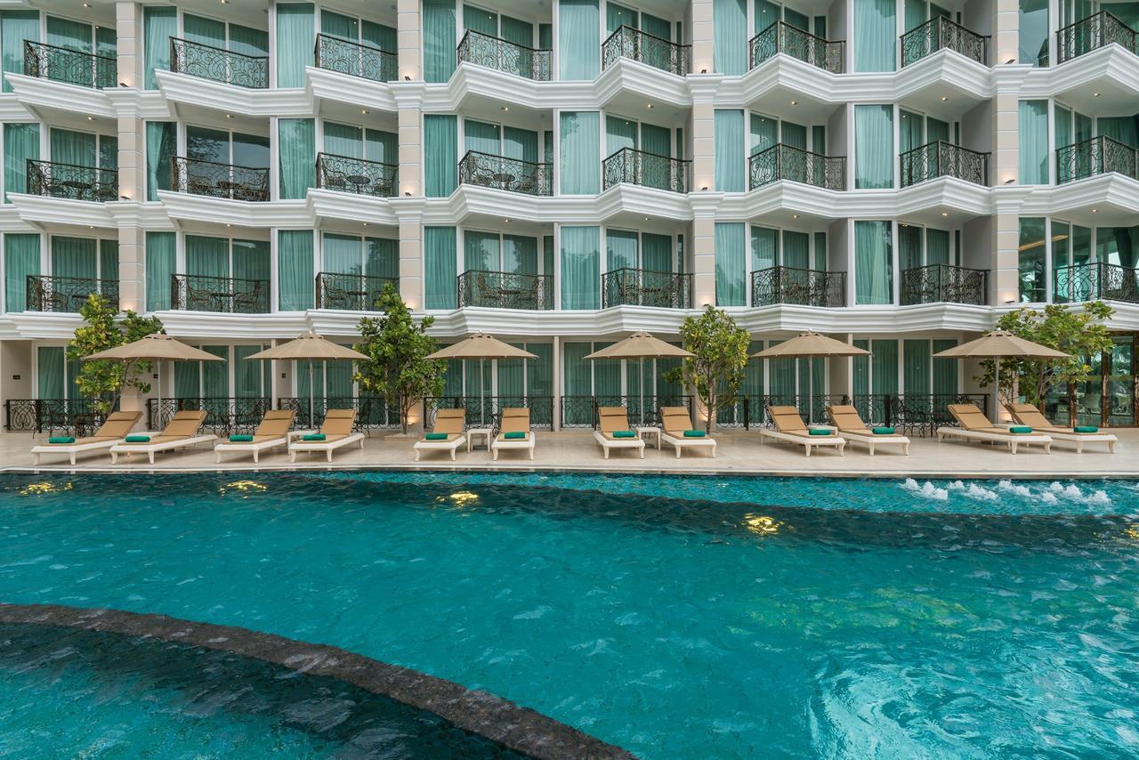 Lk Emerald Beach - Sha Extra Plus Pattaya Exterior foto The swimming pool at the hotel